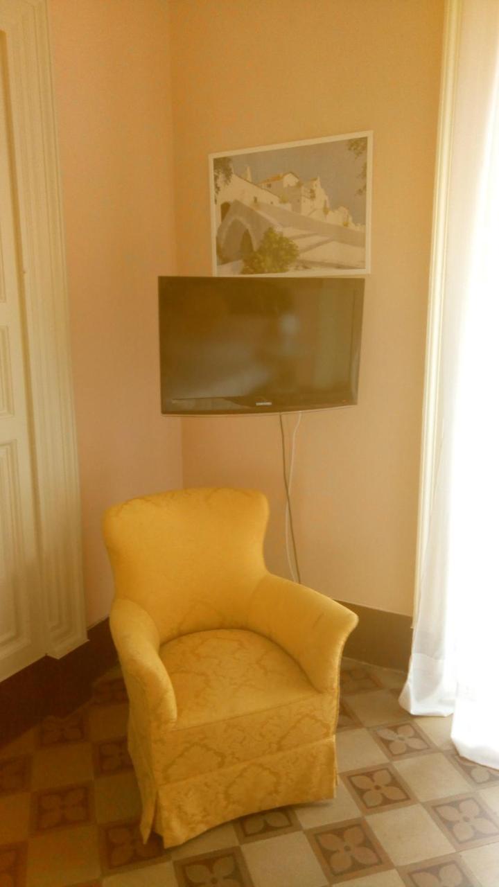 Mandalarose Apartment